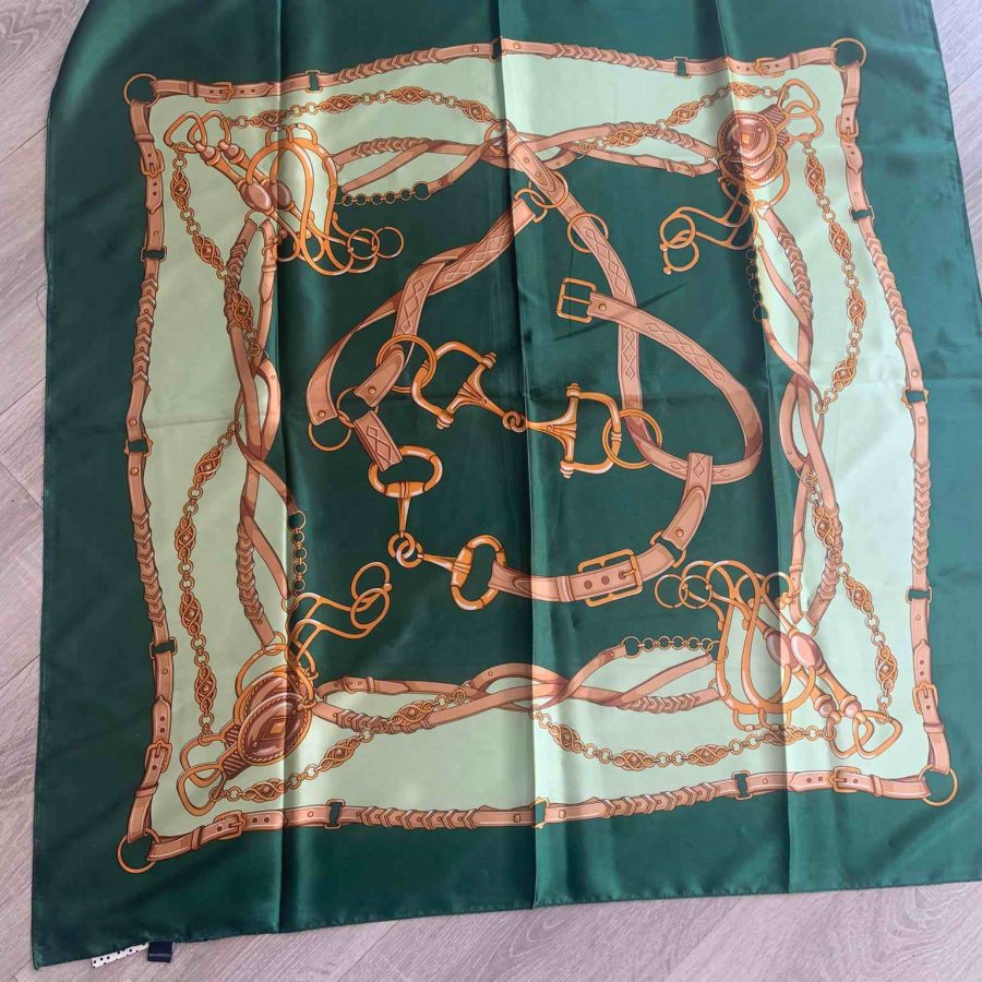 PAÑUELLO CON MOTIVOS CABALLO VERDE