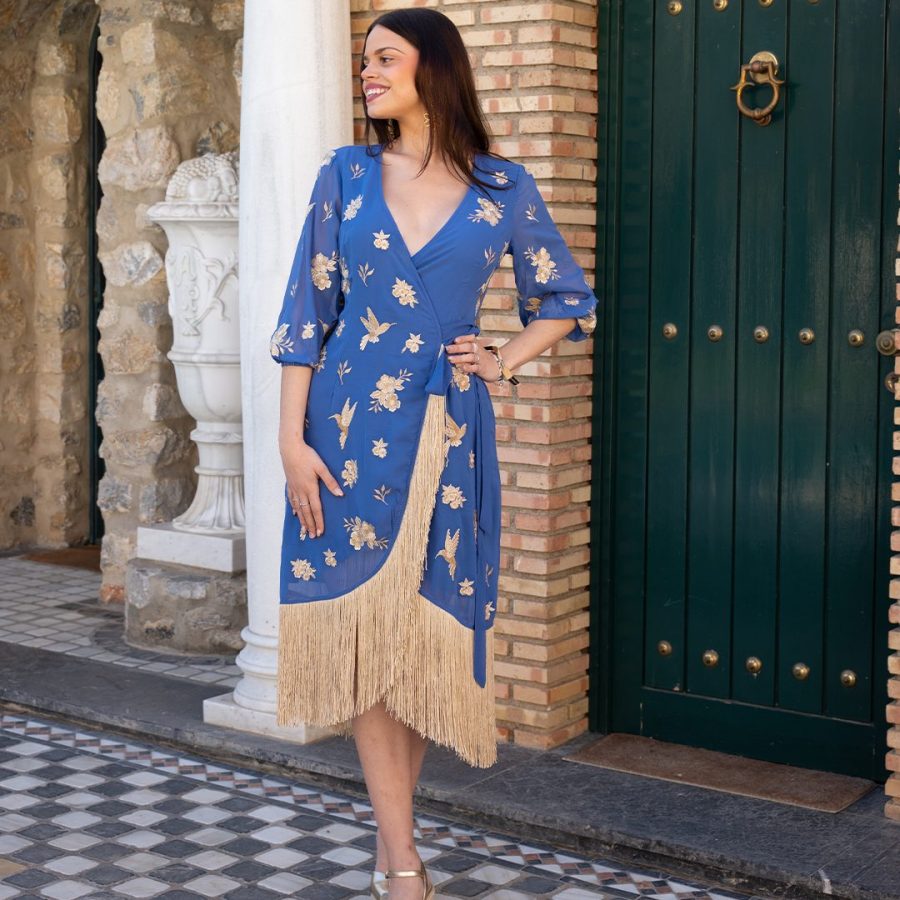 SONA / VESTIDO BORDADO CRUZADO CON LAZADA Y FLECO