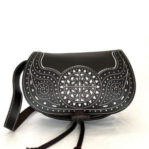 BOLSO MEDIA LUNA PICADO CUERO