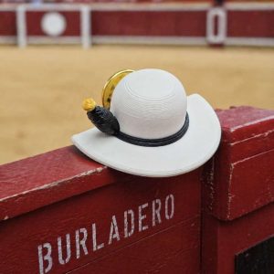 PIN SOMBRERO CASTOREÑO